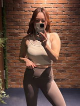 aki review photo