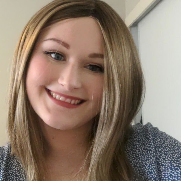 Olivia R. wearing Youthphoria lashes