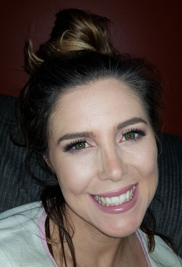 Lara wearing Youthphoria lashes