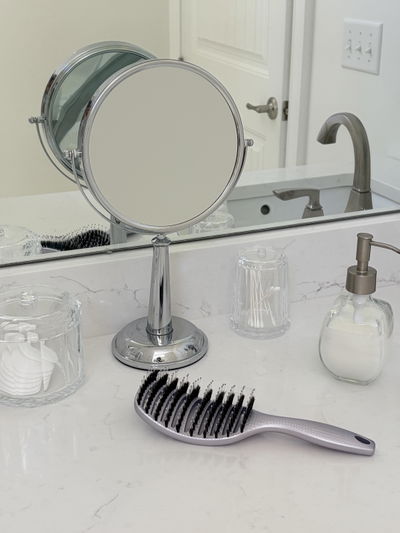 Gabriella’s Curvy Brush in Lavender