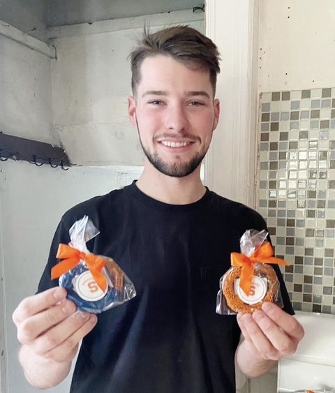 Syracuse University Chocolate Covered Jumbo Pretzels