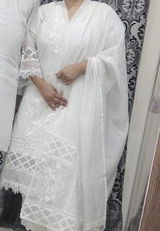 Nabila Akram review photo