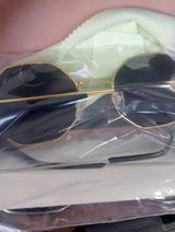 Farah review photo