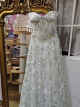 Alva Caroline review photo
