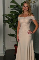 Deborah Raglan review photo