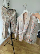 Dora Hugh review photo