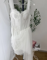 Claire Evelina review photo