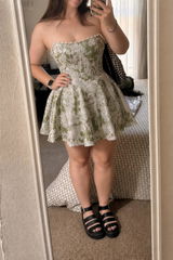 Lydia Elizabeth review photo
