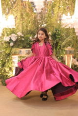 Hania Ehtesham review photo