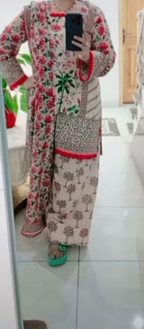 Saira saher review photo