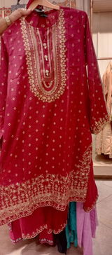 Shehzeena khalil review photo