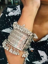 divya dubey review photo