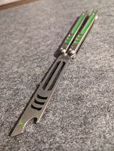 K.B. review photo