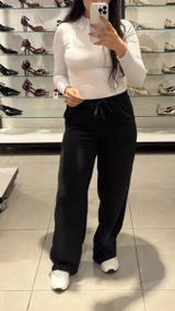 Ana Ribeiro review photo