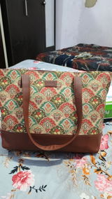 A.v. review photo