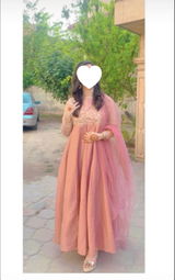 Farah review photo